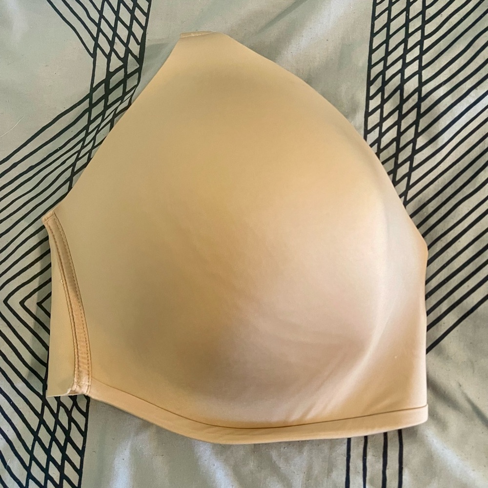 Very gently used Soma vanishing back bra